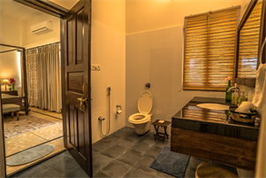En-suite Bathroom, Indian Roller Room